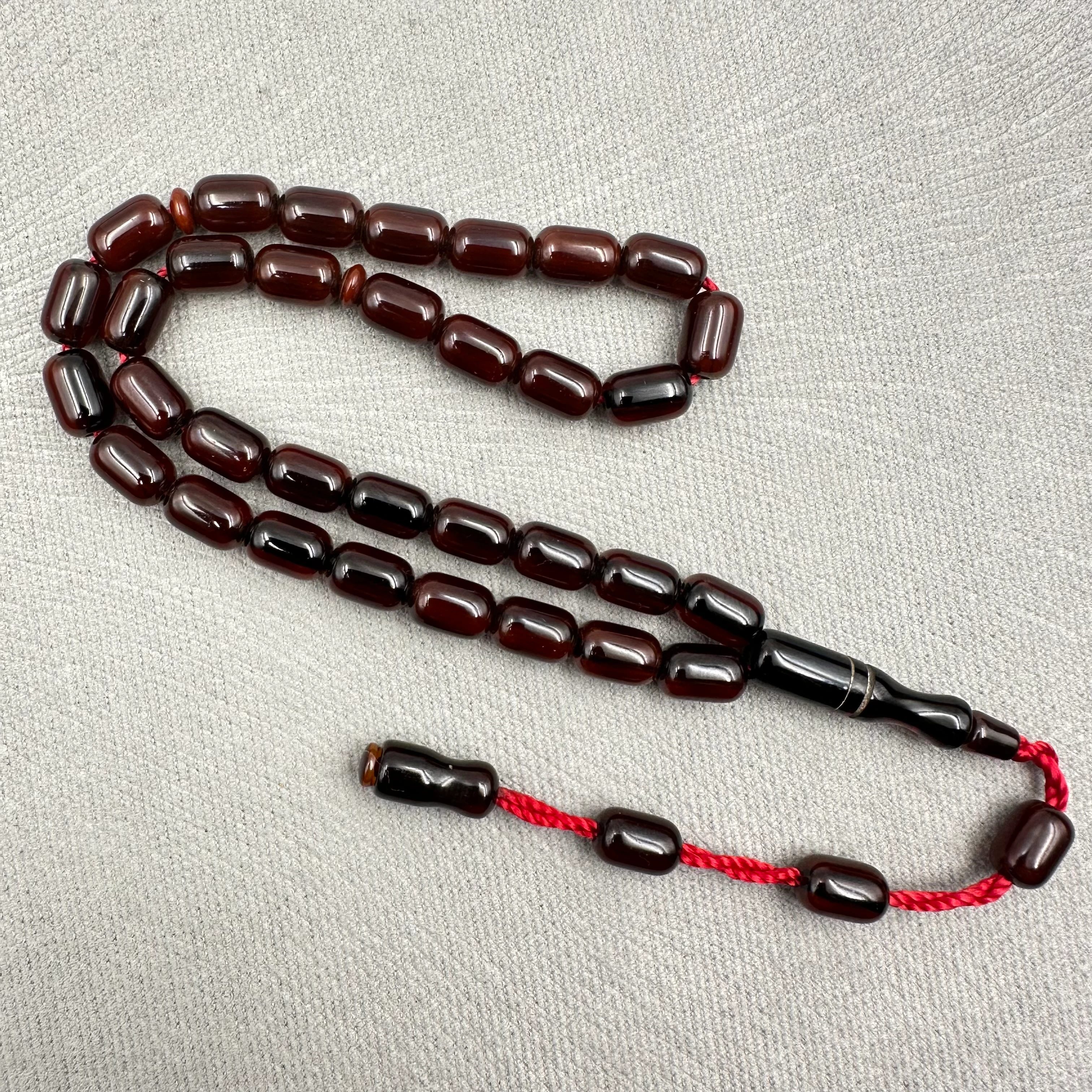 Koyu Bordo Kahverengi Parlak Kapsül Kesim Sıkma Kehribar Tespih